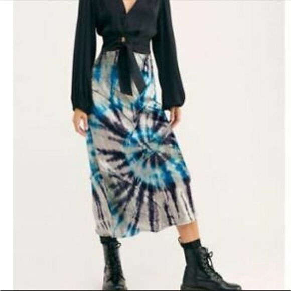 FREE PEOPLE | Serious Swagger Velvet Midi Elastic Waist Skirt Women’s Size Small - Picture 2 of 11